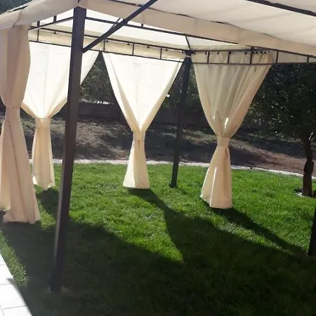 Domo De Folas Bed & Breakfast